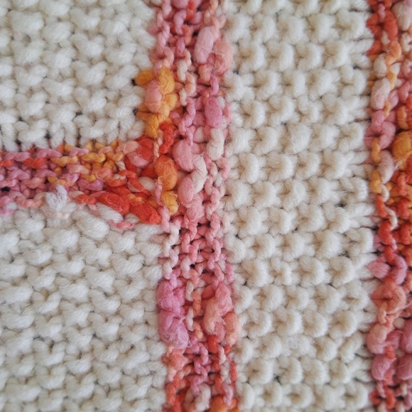 NWOT Baby Handmade off white wool blanket with free gift (chunky little book) - Picture 4 of 6